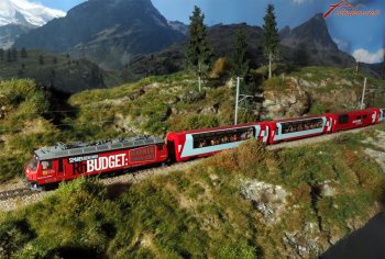 Glacier Express Einfahrt in Rheinschlucht